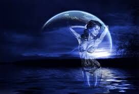 Blue... Moon ! Blue... Moon !