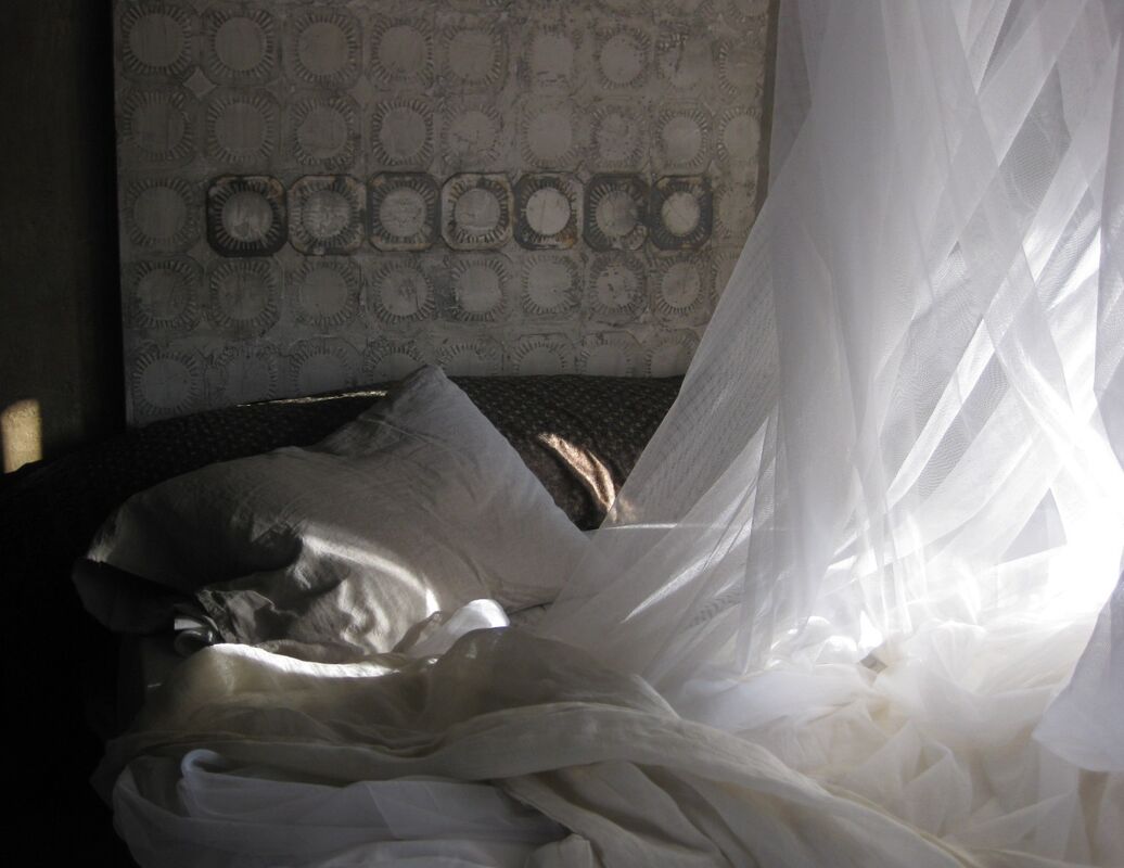 Voyeur (Spanish Sonnet)