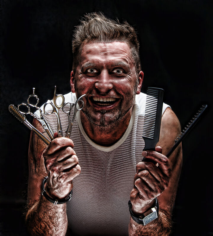 THE FUCKED UP BARBER!!