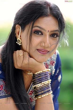 POET'S PEN: WILLIAMSJI MAVELI writes on Chinda Gudenproppa " Breaking Free " POET'S PEN: WILLIAMSJI MAVELI writes on Chinda Gudenproppa " Breaking Free "