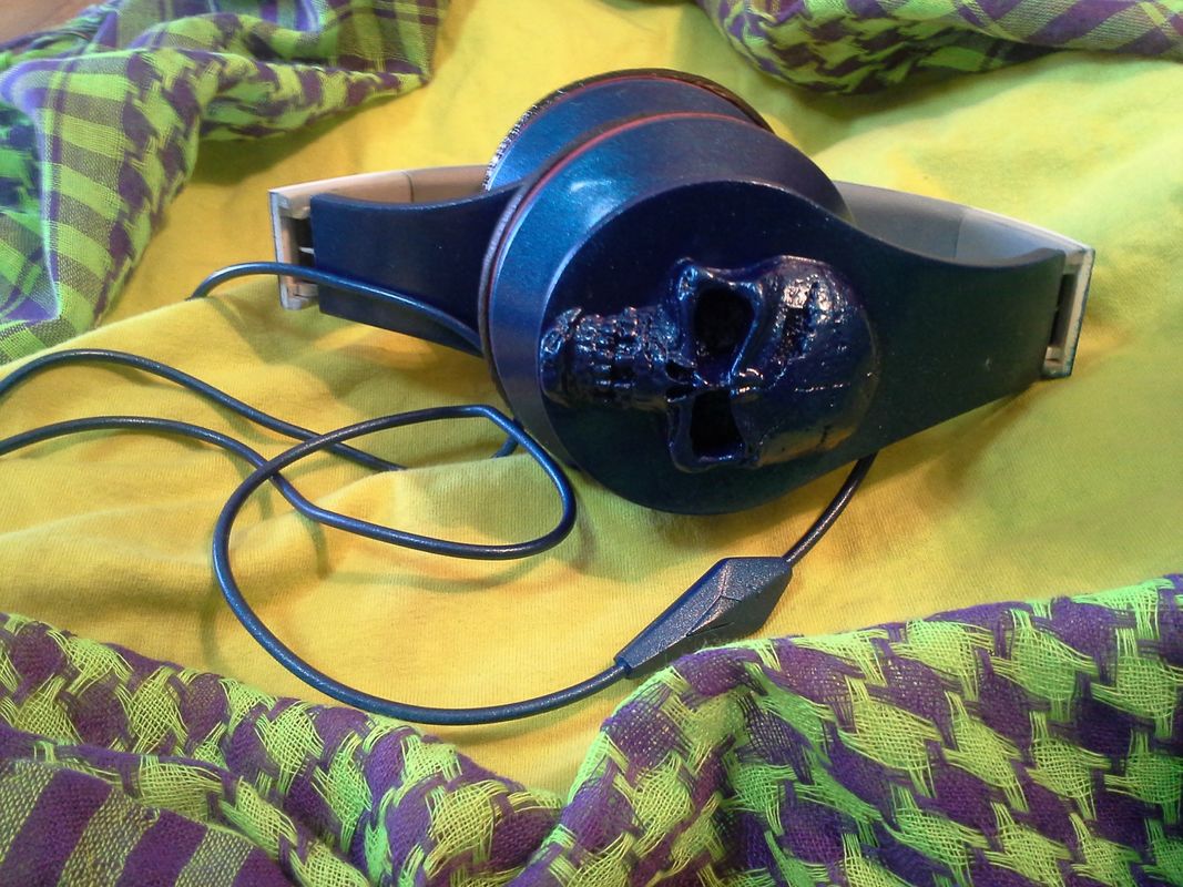 3D skull headphones