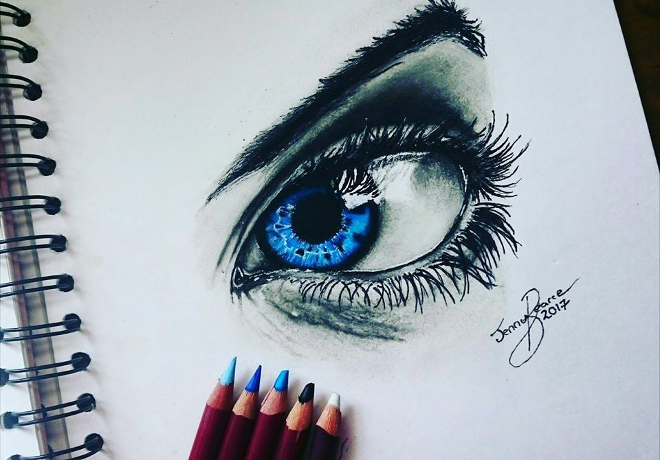 Curios Eye 