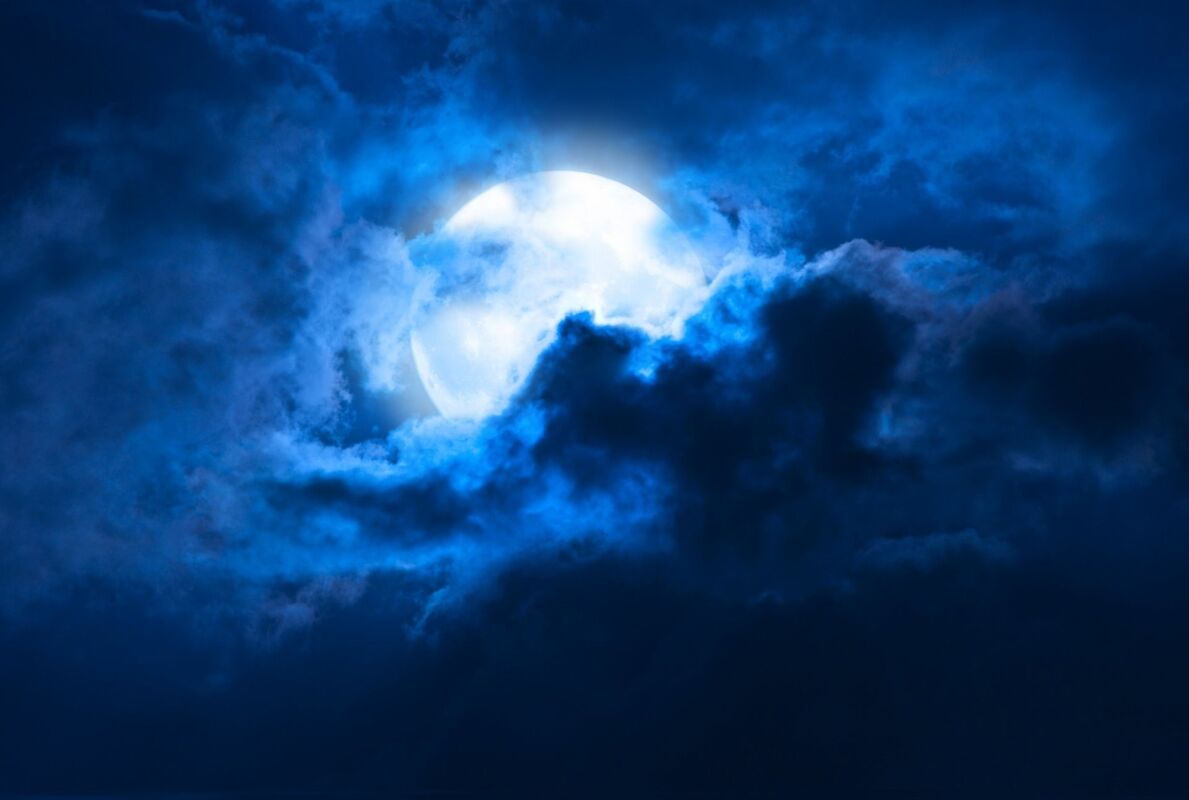 Smokey blue moon...