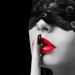Lipstick and lace!