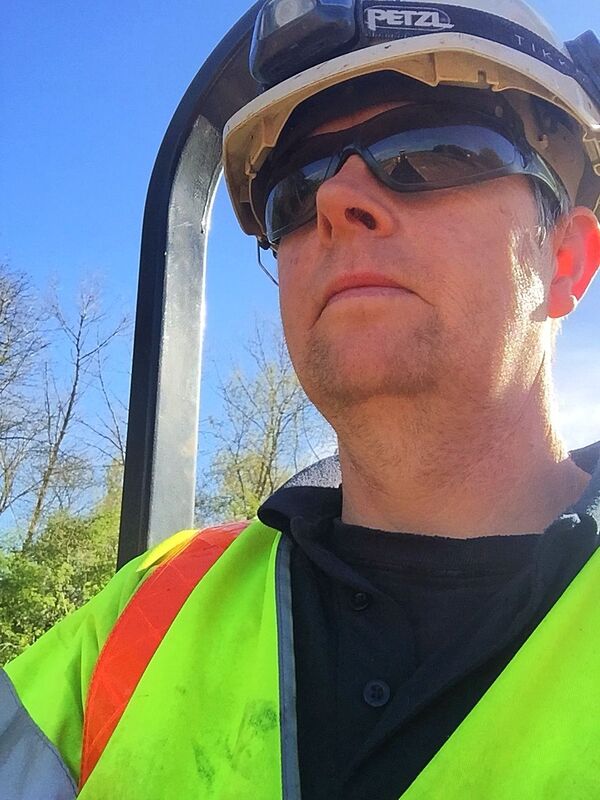Tarmac Road Men