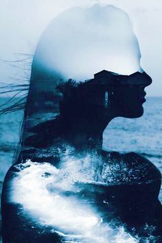 MYSTERY WOMAN