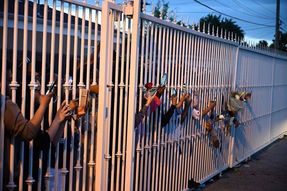 ~ WALLS & FENCES... ~