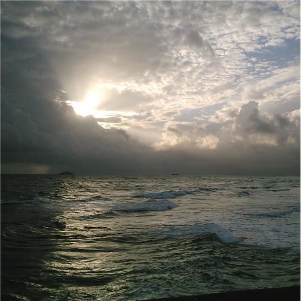 Beyond the hidden horizon