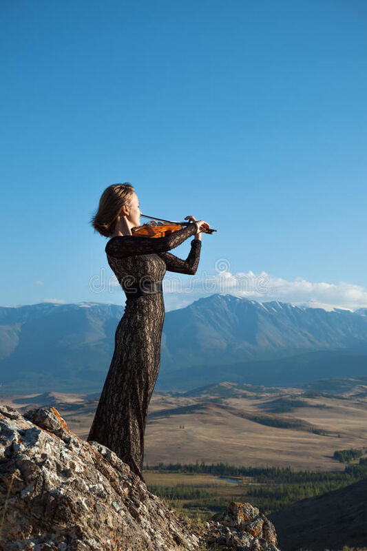 The fiddle and a tambourine