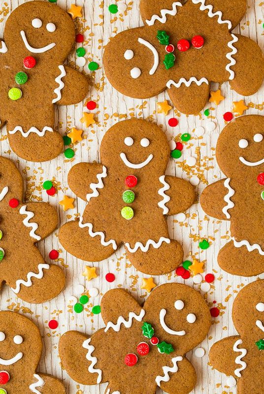 GINGERBREAD MOM