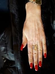 Glowing nails