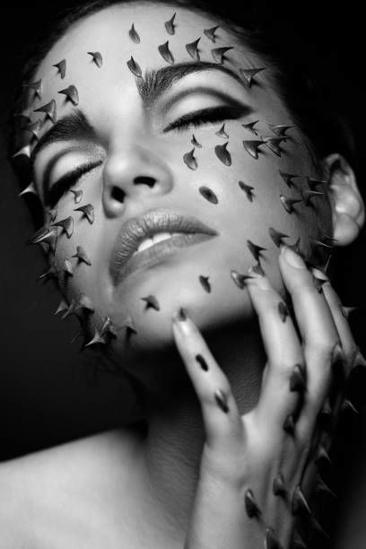 THORNY KISSES