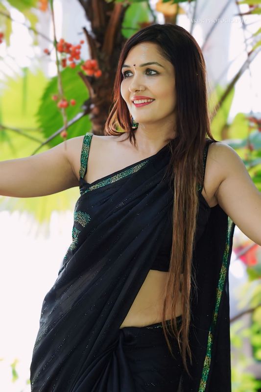 SAREE BEAUTY 