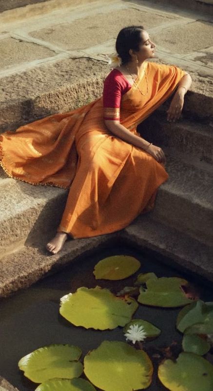 DRAPED EDGES 
