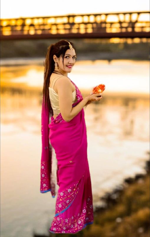 THE SAREE'S CURVE