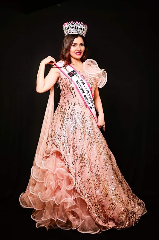 A GLIMPSE INTO THE WORLD OF BEAUTY PAGEANTSÂ A GLIMPSE INTO THE WORLD OF BEAUTY PAGEANTSÂ