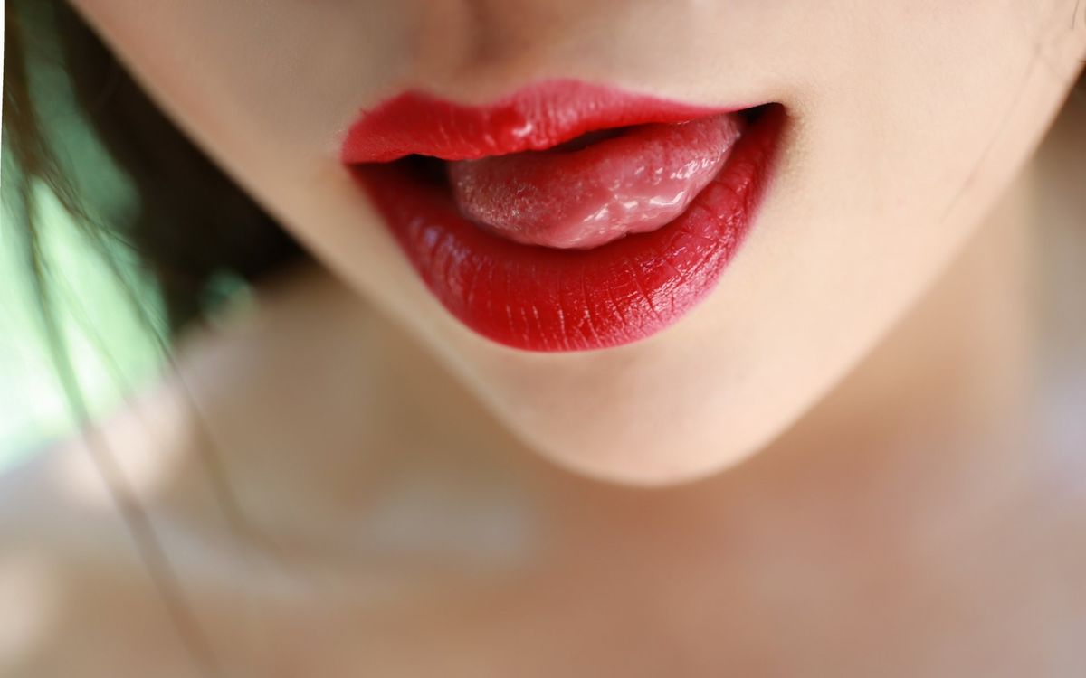 Crimson Lips and Lingering Desires Crimson Lips and Lingering Desires
