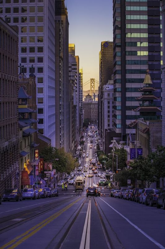 AMERICANS TOLD TO LEAVE AMERICAN CITIES
