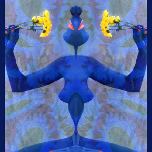 Mini Poster: NUDE GIRL HOLDING DAISIES