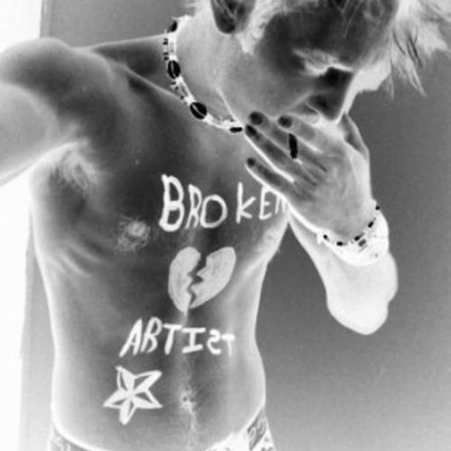 Broken hearted artist