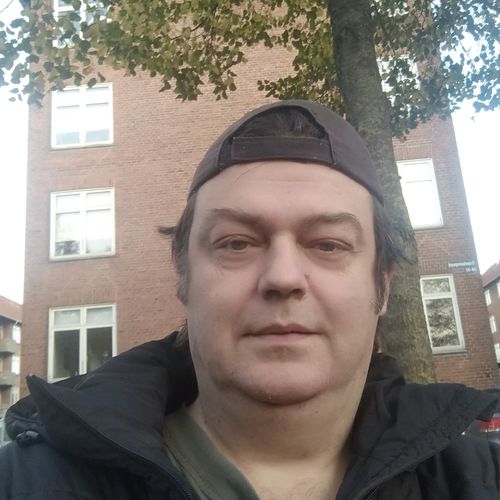 Lukas Skov