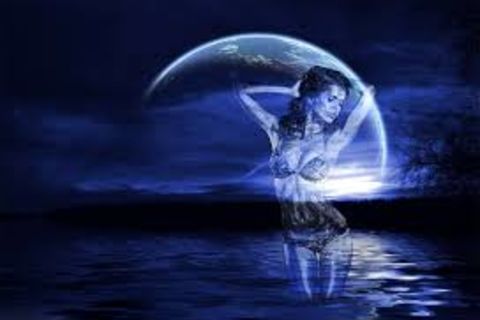Blue... Moon !