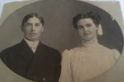 In the presence of my wedding picture
