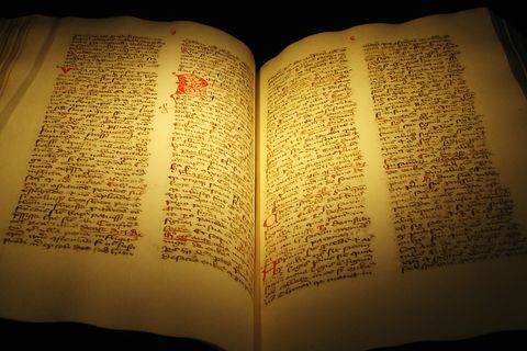 Indecisive Gospels