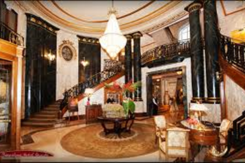 &quot; The Air In This Fine Lobby &quot; (a ghost story)