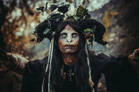 WITCH&#039;S TALE