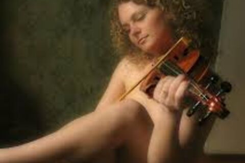 One Night She Played the Violen