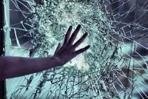 The epitome of a shattered woman