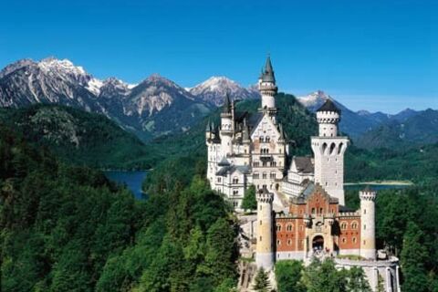 NEUSCHWANSTEIN CASTLE 