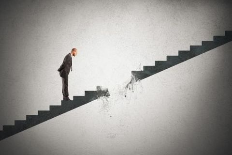  &#039;&#039; Broken Stairs&#039;&#039; 