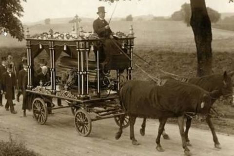 Procession to a grave 