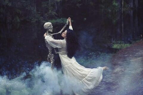While I'm Sleeping    (Dance of Death - Macabre)