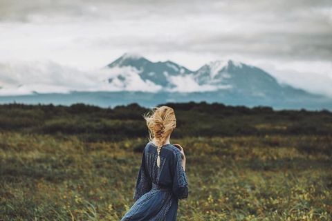 Signs of lost on the horizon