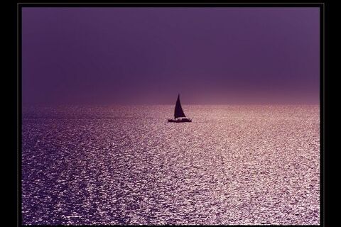 LONELY SAILING 