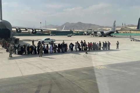 Last flight from Kabul airport