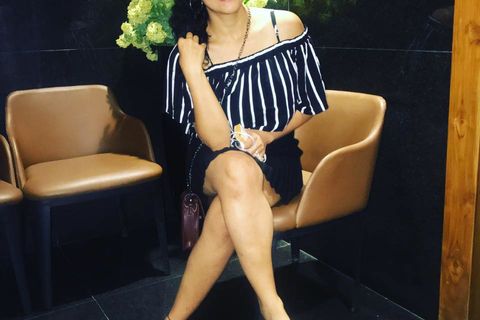 WHEN A WOMAN FEELS HER MAN 